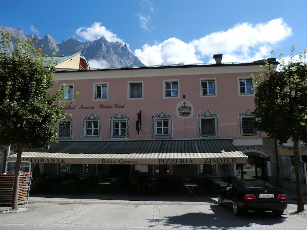 Hotel Weisses Roessl Werfen Exterior foto